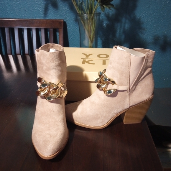 NWB YOKI Fashion Vella-75 Nude Gold Chain Suede Western Ankle Boots Size 10 - Picture 8 of 11